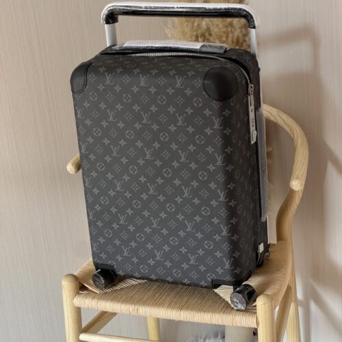 ترولي Lv أسود حروف