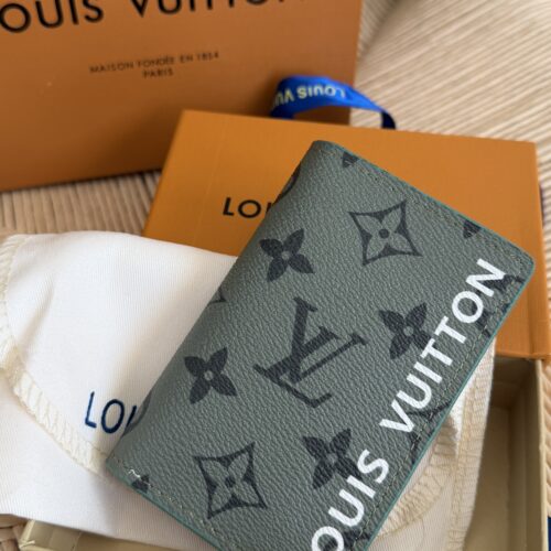بوك Lv زيتي