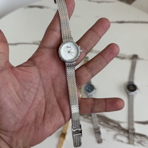 ساعة ديور ميني مينا أبيض