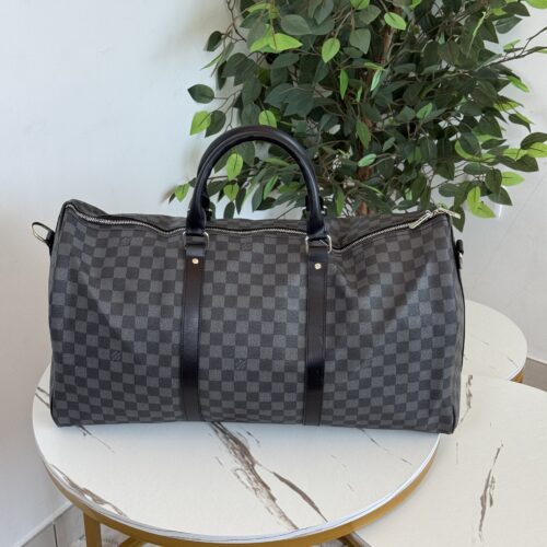 هاندباق Lv مربعات أسود