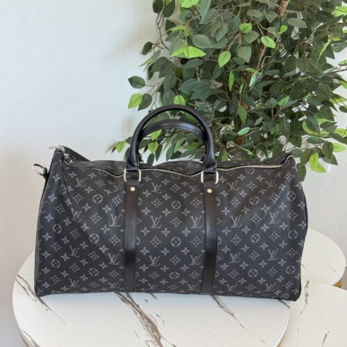 هاندباق Lv حروف أسود